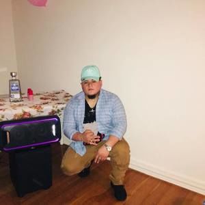 Meet your Posher, Julio